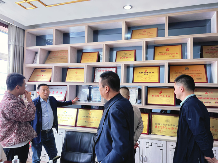 交大总裁班师生进入公海7108线路实业参观学习